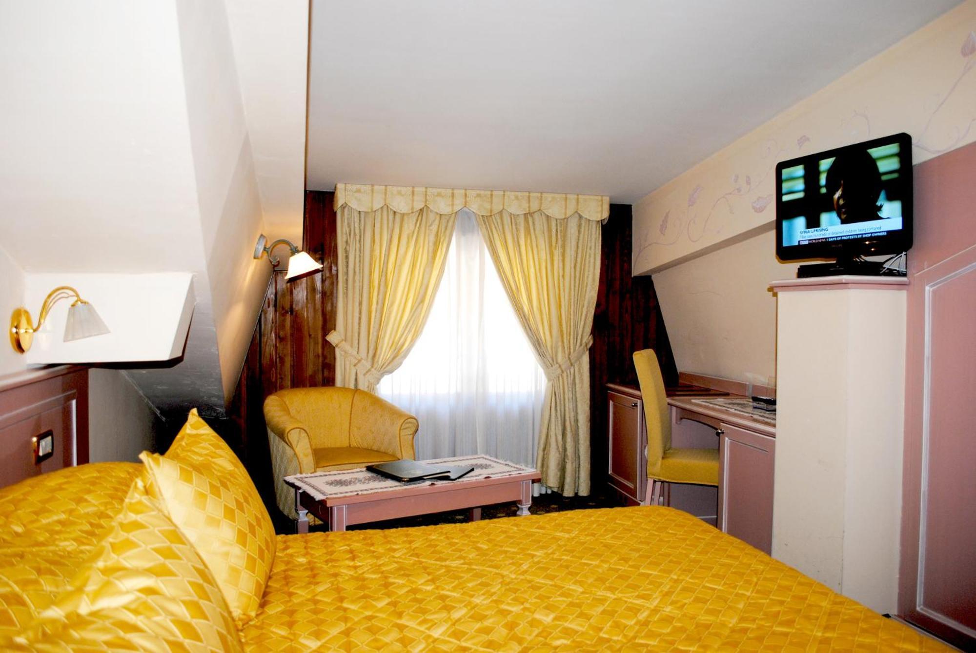 Hotel Miramonti Madonna Exterior foto